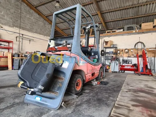  MAINTENANCE ET RÉPARATION  CHARIOTS ÉLÉVATEURS CLARK FORKLIFT