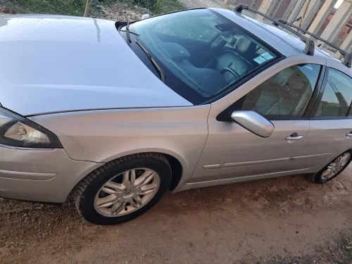 Renault Laguna 2 2001 initial