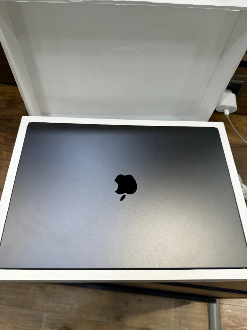 Macbook m5 pro 24gb 1TB stockage