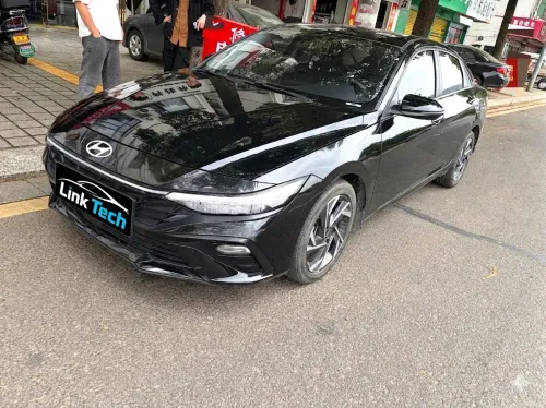 Hyundai Elantra 2024 