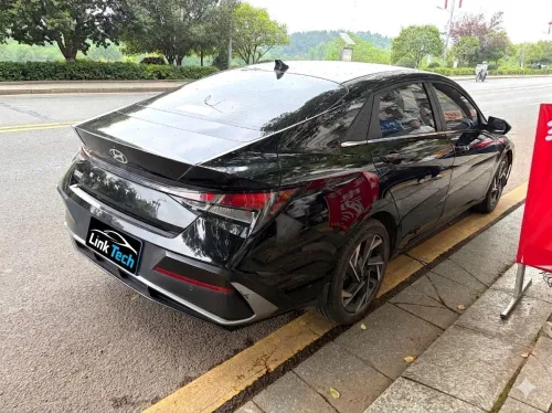 Hyundai Elantra 2024 