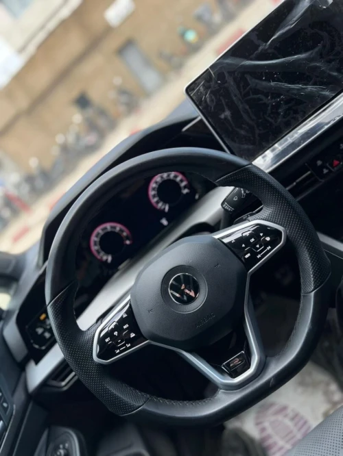 Volkswagen Golf 8 2025 R-Line