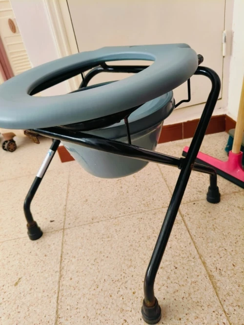 مرحاض طبي قابل للطي والتعديل