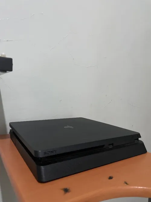 ps4 slim 500g flache avec 2 manette