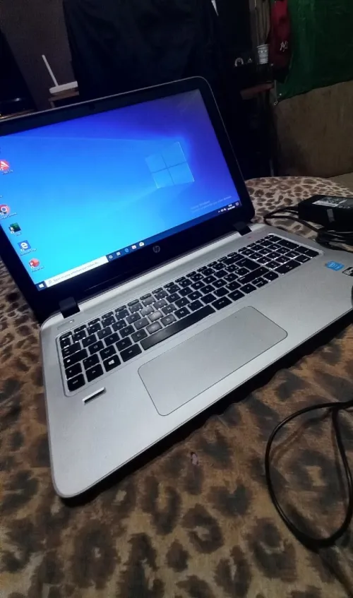Ordinateur portable est un modèle HP Envy 15