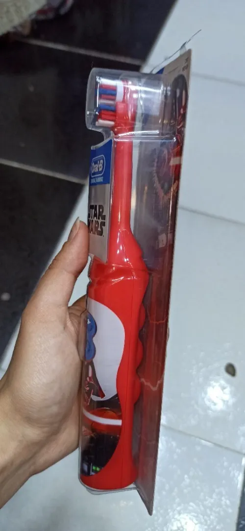 فرشاة أسنان كهربائية للأطفال Oral-B Star Wars (جديدة)