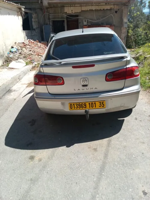 Renault Laguna 2 2001 carta