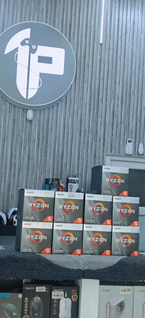 AMD Ryzen 5 3400G 4-Core 8-Thread 3.7 GHz (4.2 GHz Max Boost) 4MB Cache BOX
