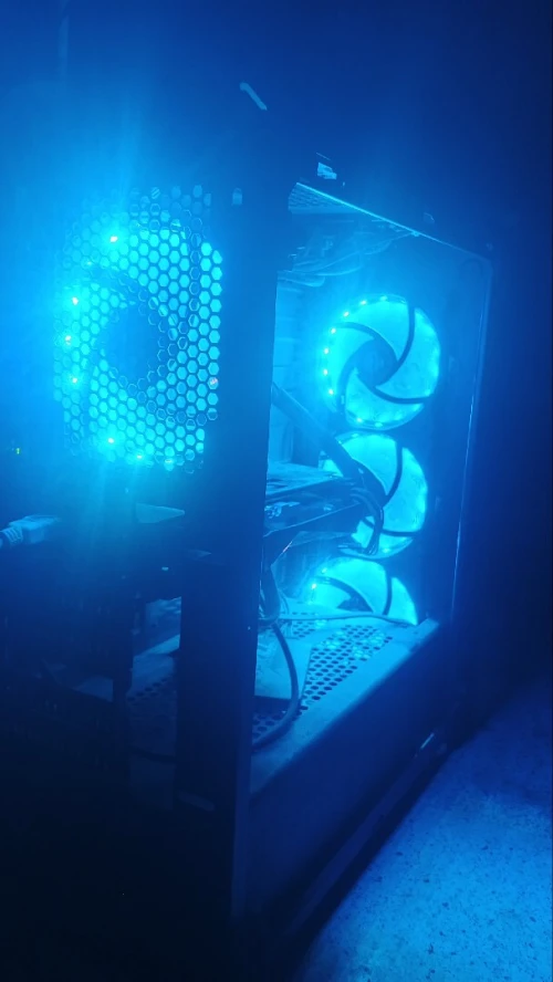 PC GAMER : CPU i5-6500, 8GB RAM DDR4 (4+4) 1Rgb, GPU: GTX 1050 TI ,SSD 250GB, ASUS H110 motherboard, RGB+Fan gaming case , professional power supply