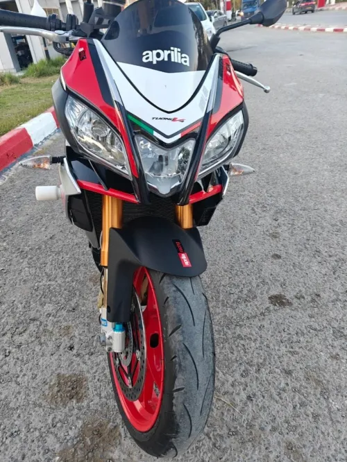 Aprilia Tuono v4 2016