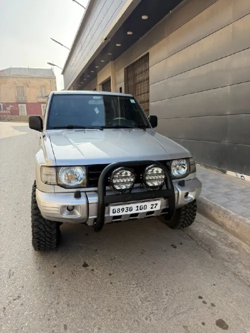 Mitsubishi Pajero Court 2000 