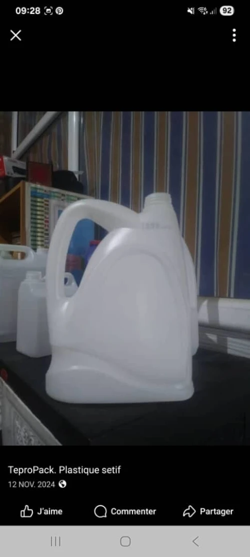 Moules et machines injection et soufflage plastique