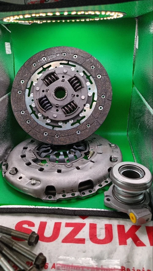 KIT EMBRAYAGE SUZUKI GRAND VITARA 1.9 DDIS AVEC DEBRIABLE
