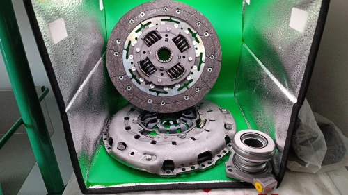 KIT EMBRAYAGE SUZUKI GRAND VITARA 1.9 DDIS AVEC DEBRIABLE
