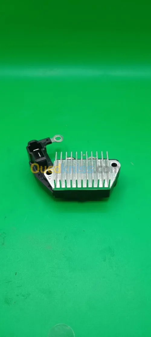 REGULATEUR ALTERNATEUR SUZUKI/MARUTI 800