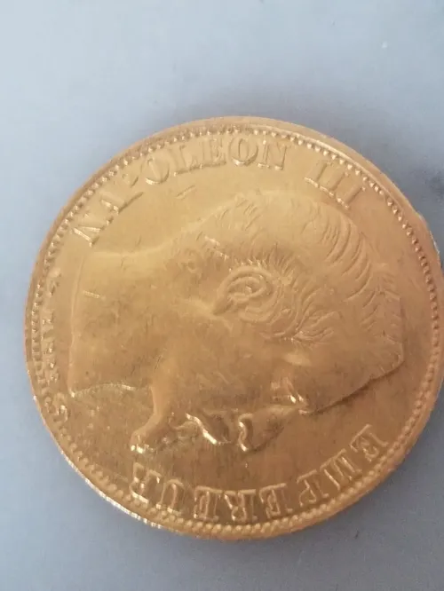القطع الذهبىة piece or