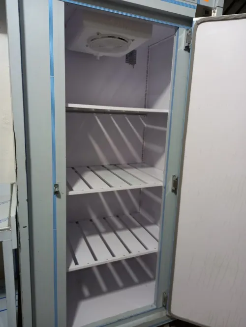 ARMOIRE FRIGORIFIQUE EN INOX ET SURE MESURES