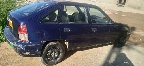 Daewoo Nexia Cielo 1996 Bleu