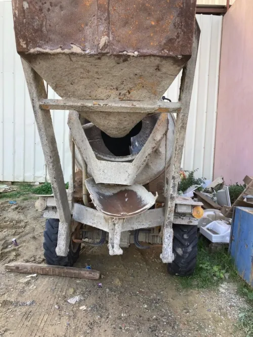 Dumek auto bétonnière 