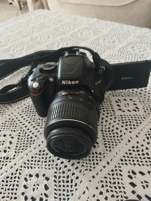 Nikon D5100, Avec accessoires