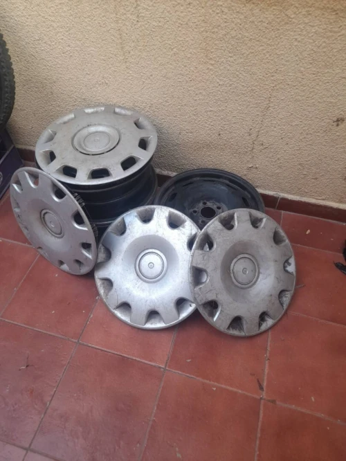 Jantes avec enjoliveurs pour wolswagen bora golf 4 15"