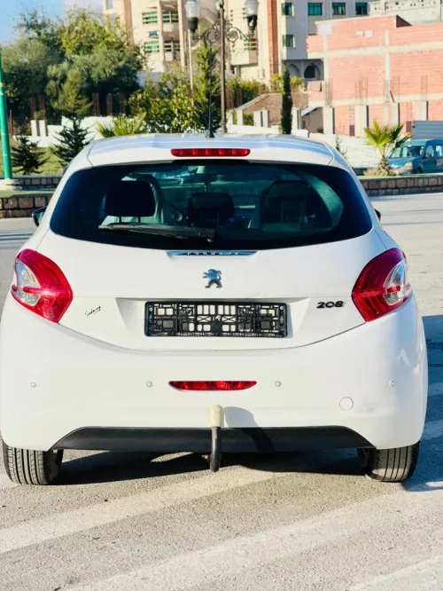 Peugeot 208 2015 Silver Line