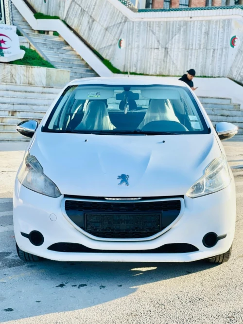 Peugeot 208 2015 Silver Line
