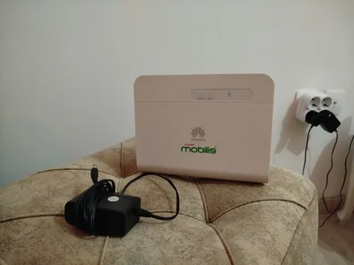 Modem wifi Mobilis 4G avec chargeur d'origine