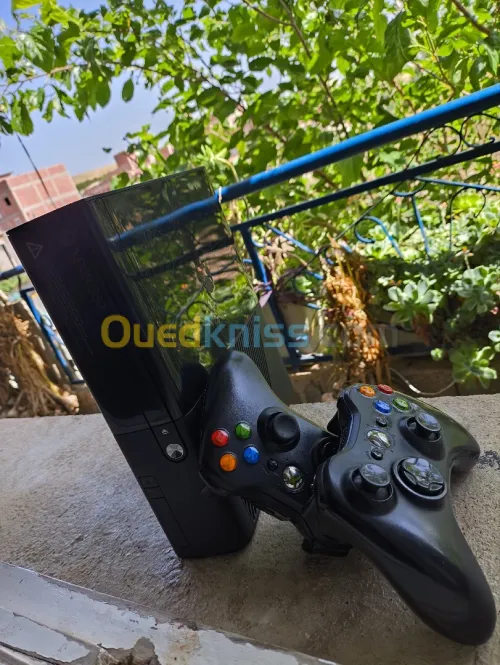 Xbox 360 super slim جديدة نضيف