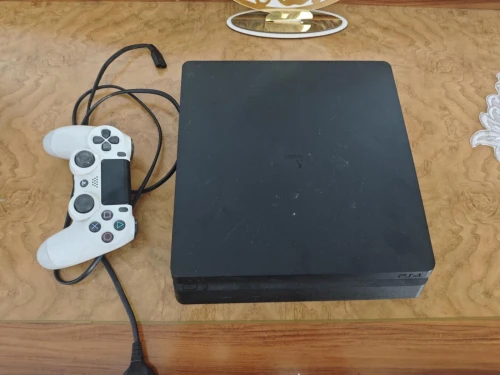 PlayStation 4 slim sans flache