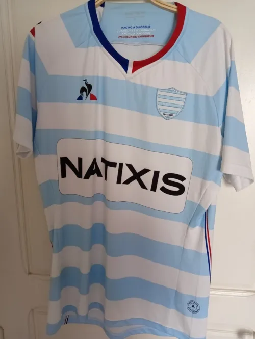 Lot de maillots de sport et T-shirts en gros