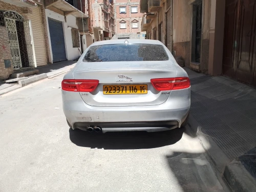 Jaguar Xe 2016 Xe