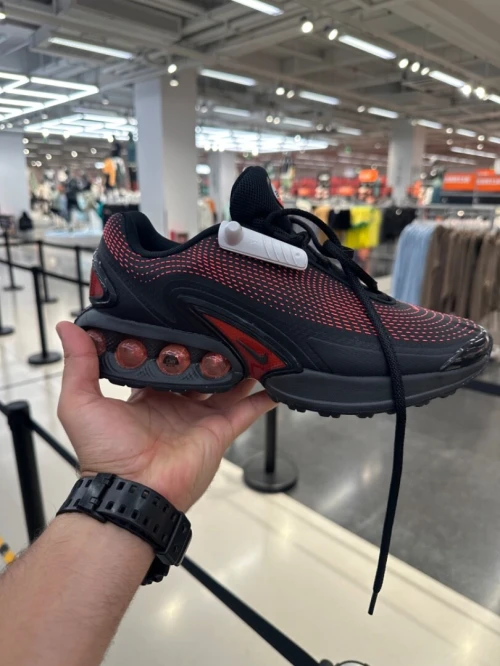 NIKE AIR MAX PLUS DN ORIGINAL 