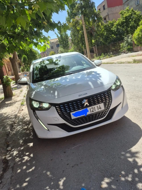 Peugeot 208 2021 