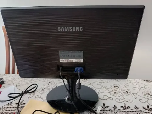 ECRAN SAMSUNG 17 pouces