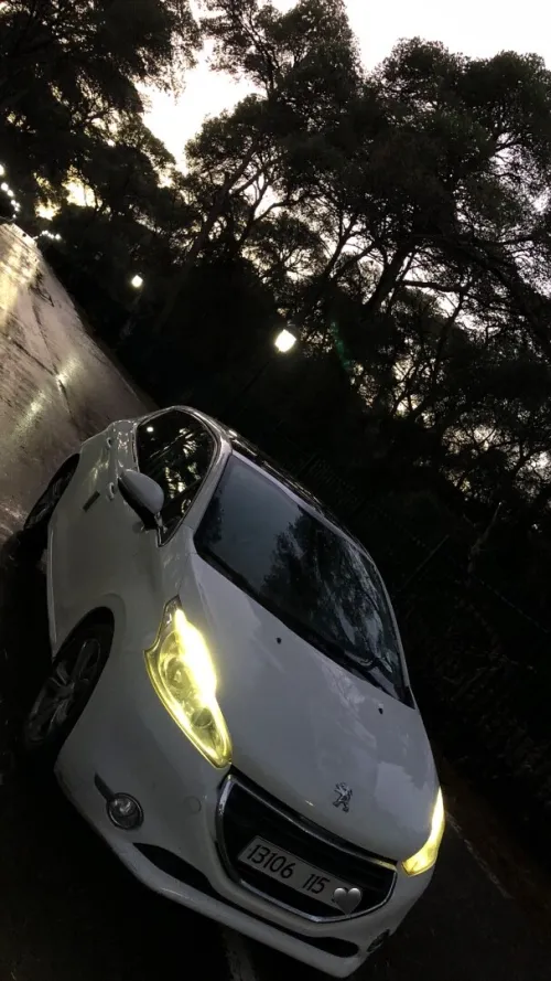 Peugeot 208 2015 Allure