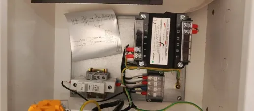 coffret electrique de commande pour l eclairage de controle