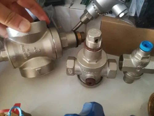 REGULATEUR DE PRESSION ITALY