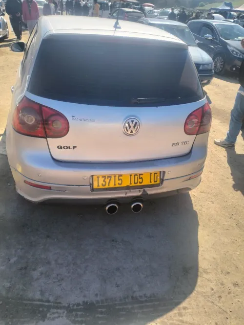 Volkswagen Golf 5 2025 la kara