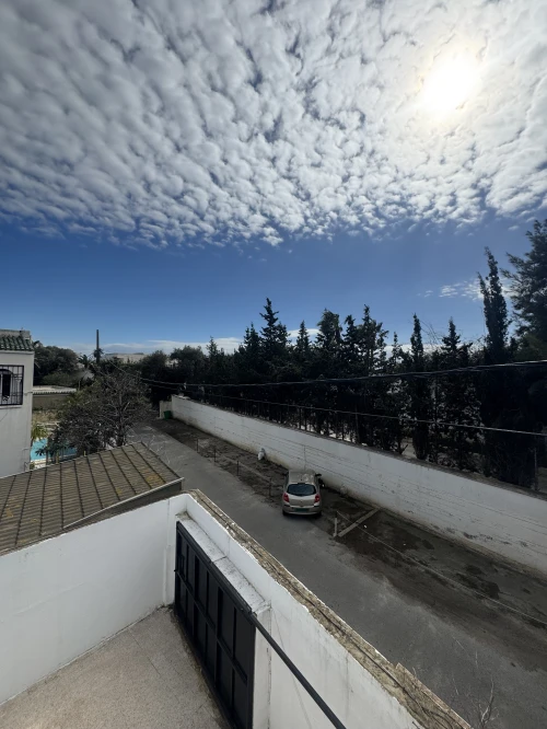 Location Appartement Niveau de villa F2 Alger Hydra