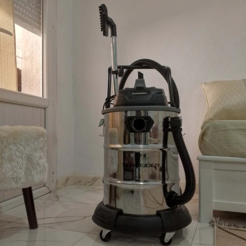 Aspirateur Schneider 50 litres inox