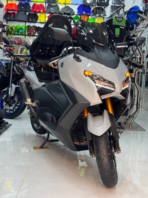 Yamaha Tmax 2025