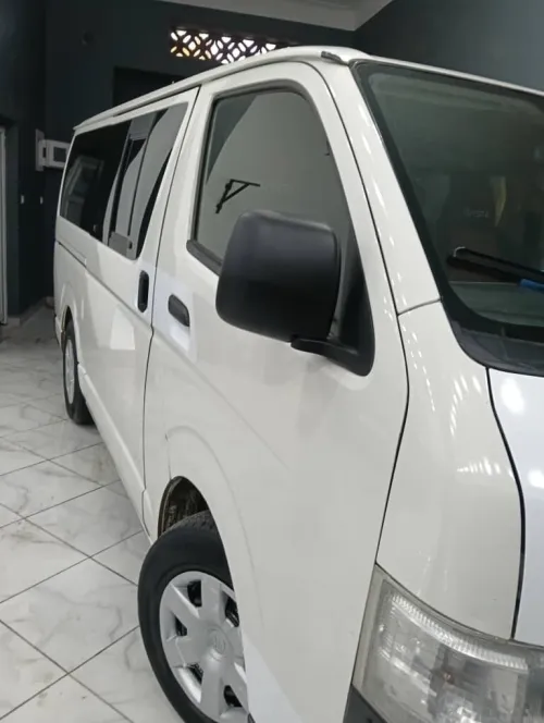 Toyota HIACE 2012