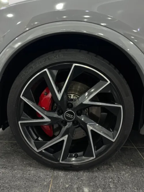 Audi RsQ3 2023 Q3