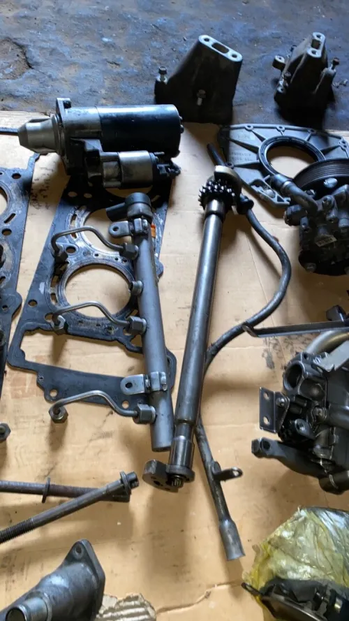 Pièces détachées pour moteur Mercedes V6 Diesel 3.0L