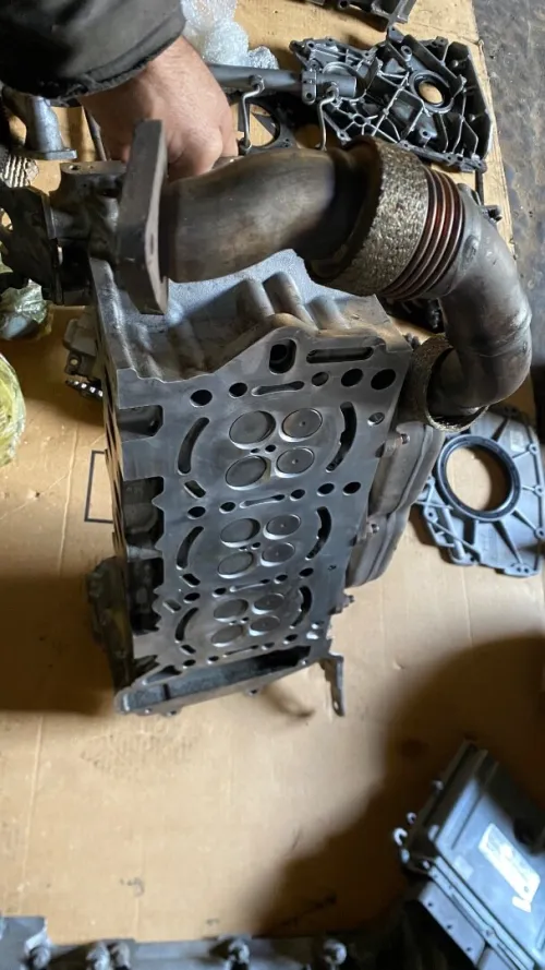 Pièces détachées pour moteur Mercedes V6 Diesel 3.0L