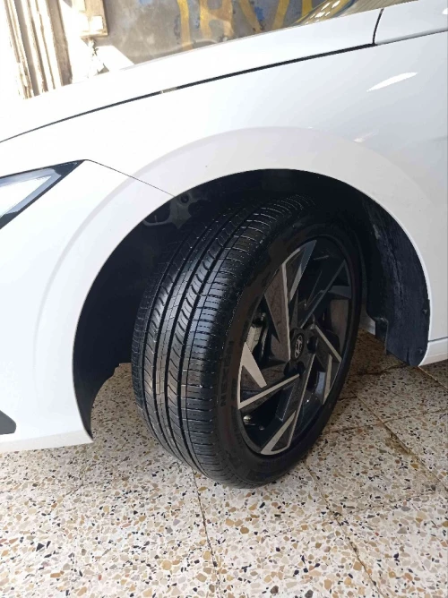 Hyundai ELANTRA 2025 Luxury