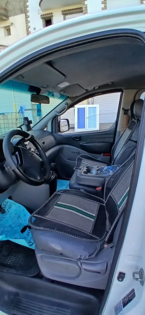 Hyundai H1 2012