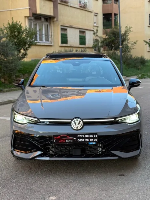 Volkswagen Golf 8 2025 R Black Edition 