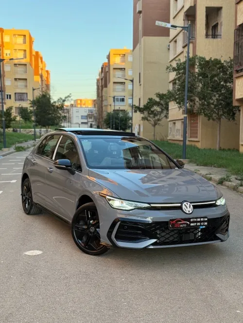 Volkswagen Golf 8 2025 R Black Edition 